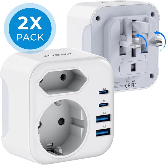 2x verpakking witte Voomy reisstekker met 2 stopcontacten en 4 USB-poorten (2 USB-A, 2 USB-C).