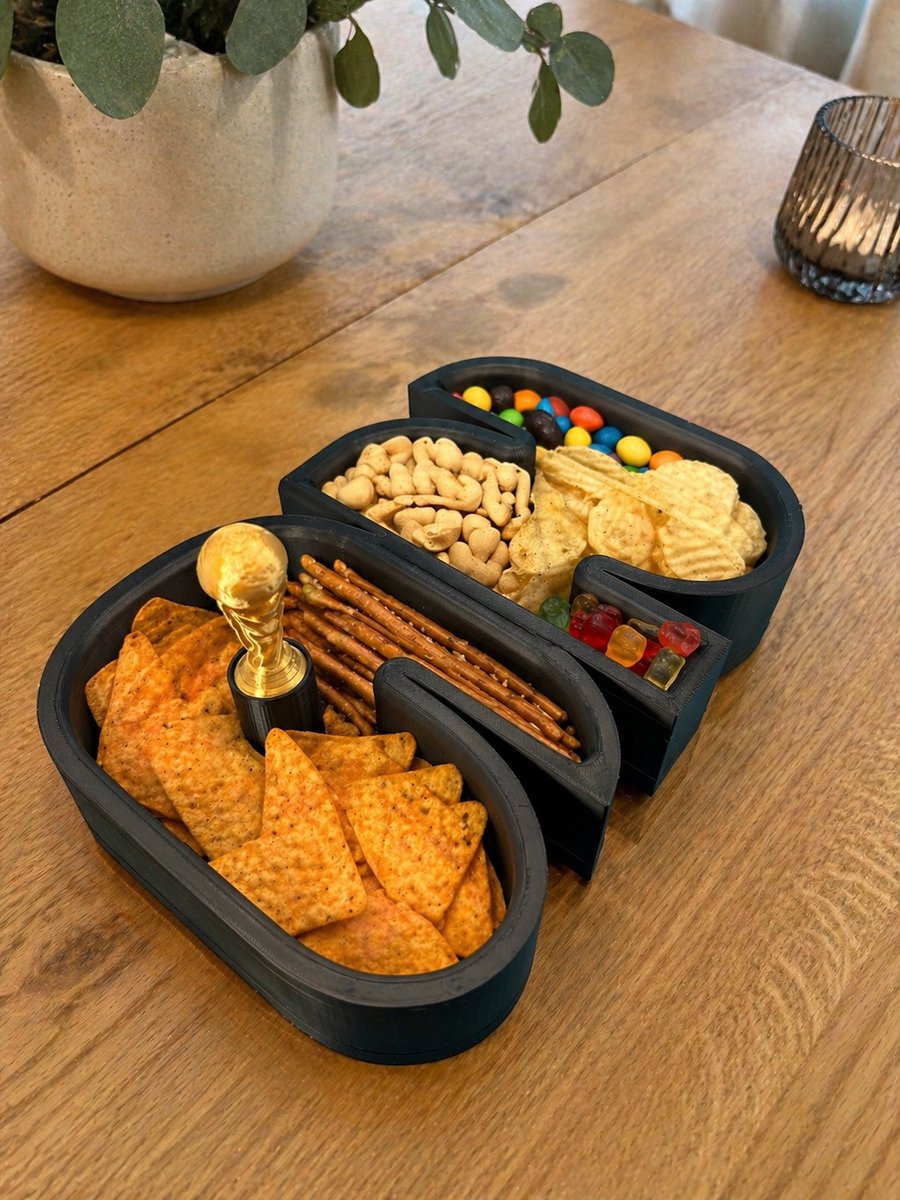 Wereldbeker Snackschotel – Voetbal Snack Tray – Snackhouder voor Chips, Nootjes en Hapjes – World Cup 2026 Thema – Zwart/Goud