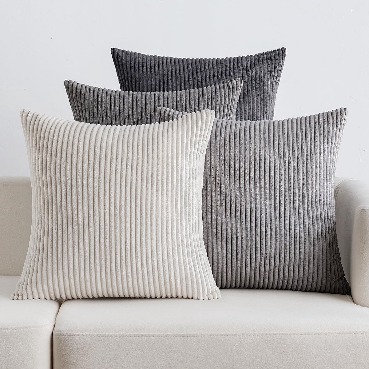 NTH products- Sierkussensloop set van 4 - Corduroy - Zacht materiaal - Onzichtbare ritssluiting - 50 x 50 cm - Decoratieve hoes - Kussenhoes
