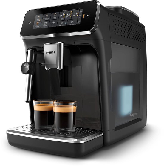Zwarte volautomaat Philips espressomachine met twee glazen espresso en zichtbaar waterreservoir.