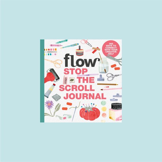Boek met de titel 'Flow Stop the Scroll Journal' en illustraties van knutselspullen zoals scharen, pennen, verf, naald en draad.