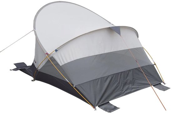 Een tweepersoons strandtent in wit, lichtgrijs en donkergrijs met openstaande voorflap.
