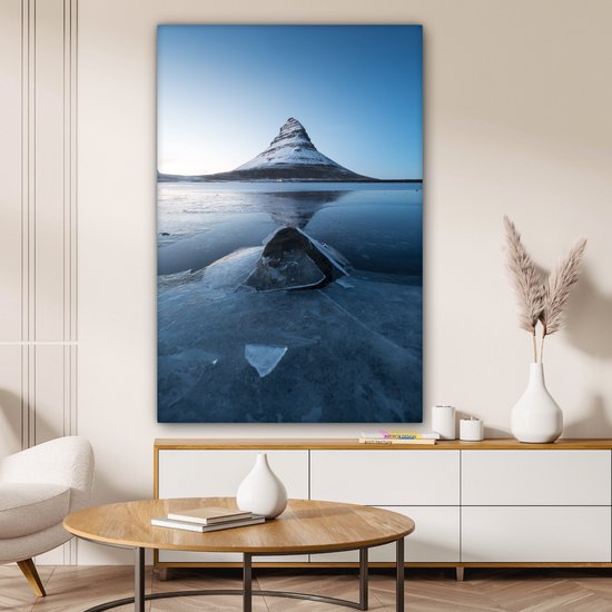 La montagne Kirkjufell à Snaefellsnes en Islande Toile 80x120 cm - Tirage photo sur toile (Décoration murale salon / chambre)