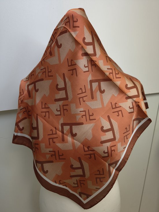 Vierkante dames sjaal Pleun-fantasiemotief-terracotta wit bruin-70x70-neksjaal-halssjaal
