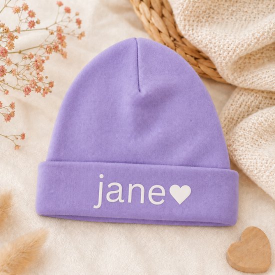 Babymutsje met Naam paars – Gepersonaliseerd Newborn Mutsje paars – Kraamcadeau Baby – Paars Unisex
