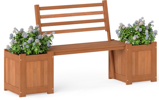 Houten tuinbank met twee plantenbakken met blauwgroene bloemen, geïsoleerd op een witte achtergrond.