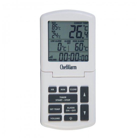 Witte ChefAlarm oventhermometer met digitaal display en RVS sonde, op een witte achtergrond.