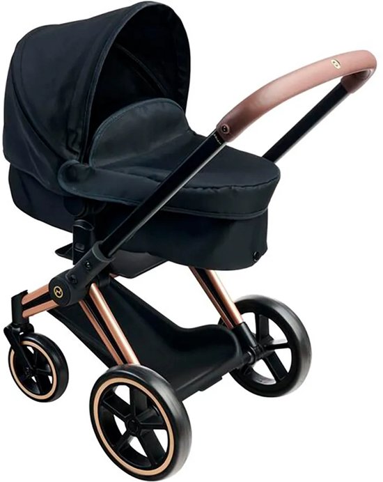 Zwarte poppenwagen met bruin handvat en koperkleurig frame.