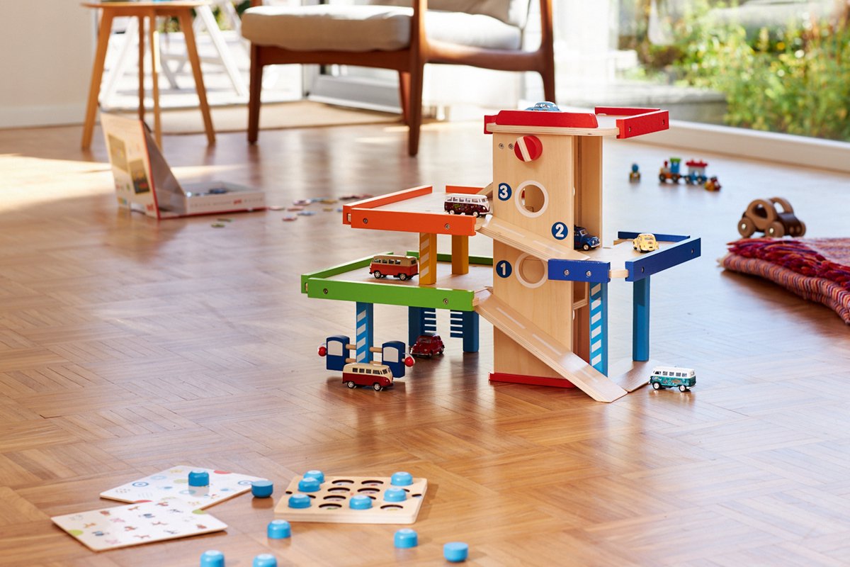 GOKI Houten speelgoed - Parkeergarage - 51,9X31,4X38,5Cm - 3 Jaar
