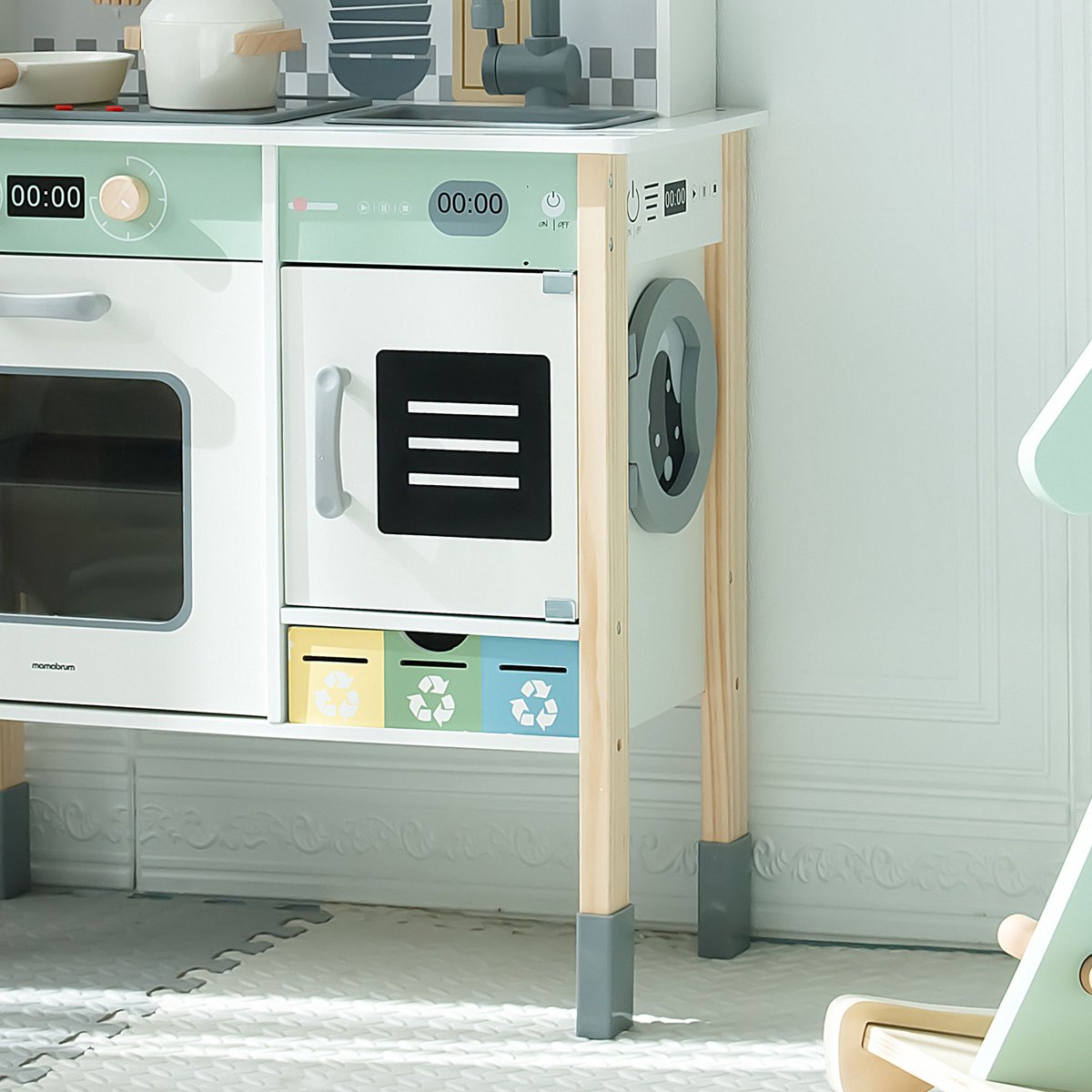 Mamabrum Houten Speelkeuken met Wasmachine, Vaatwasser en Schoolbord – Interactieve Kinderkeuken met Licht & Geluid – Verstelbare Hoogte – Inclusief Accessoires — afbeelding 11