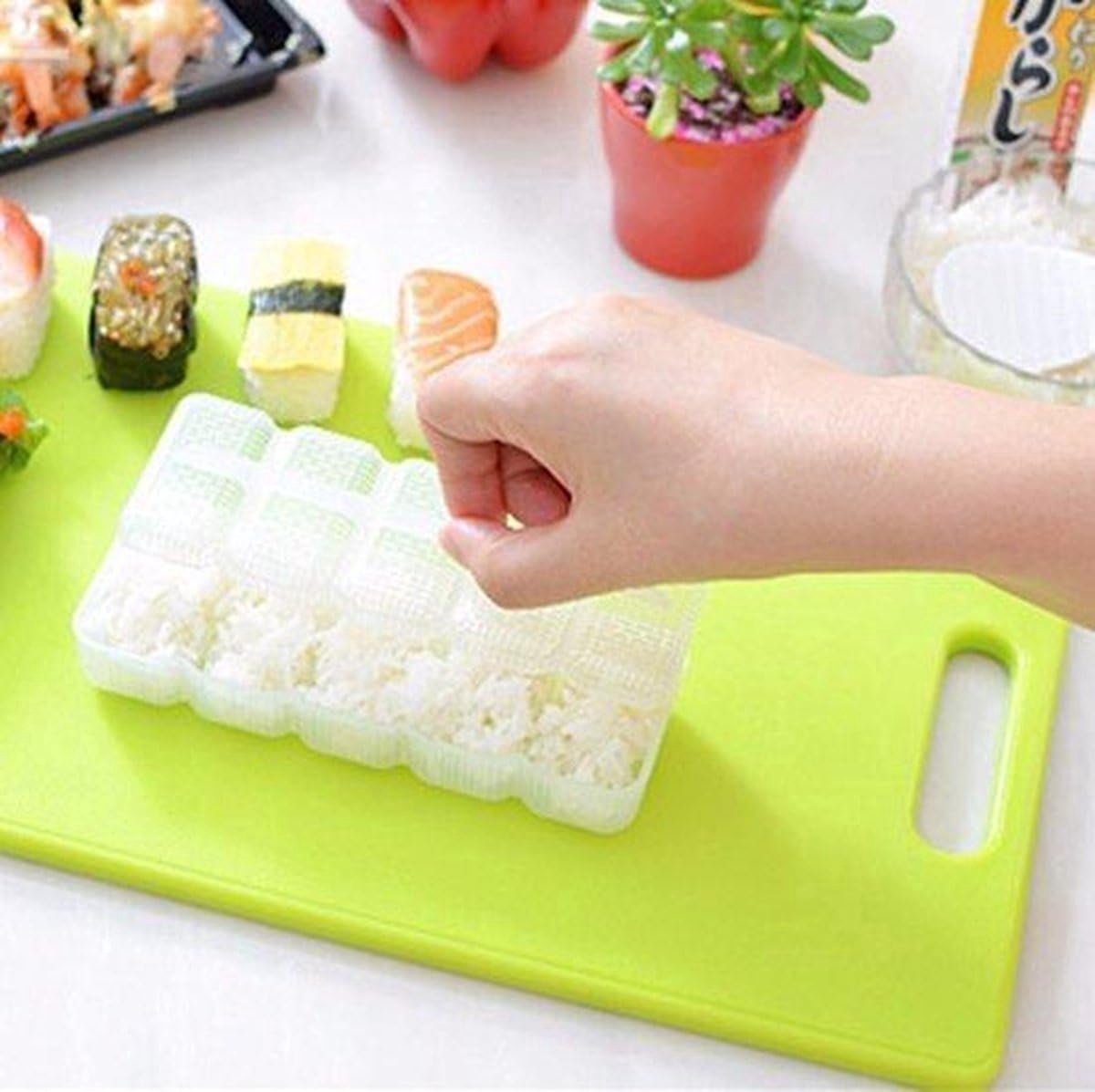 Okado Nigiri Sushi Maker – Sushi Mal met 5 Vakken – Sushi Vorm voor Rijst en Nigiri – Kunststof Sushi Tool – Vaatwasserbestendig
