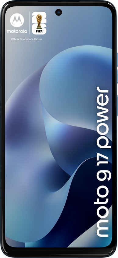 Voorkant van de blauwe Motorola Moto G17 Power telefoon met scherm en FIFA logo.