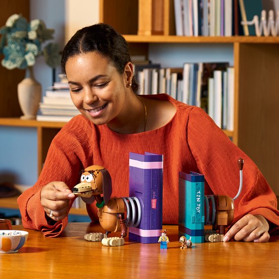 LEGO Disney et Pixar Toy Story Sergent Slinky Serre-livres Kit de construction pour adultes - 43301