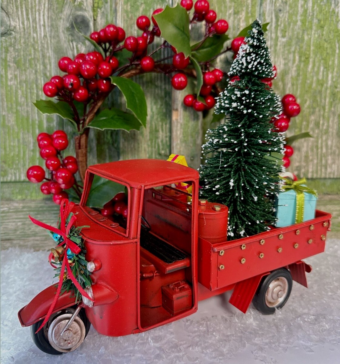 Kerst tuk tuk van gerecycled metaal rood kerst