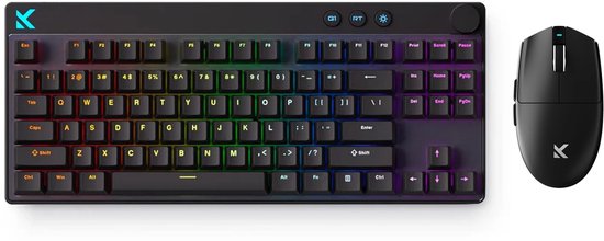Zwart gaming toetsenbord met RGB-verlichting en een zwarte gaming muis met zilveren logo.