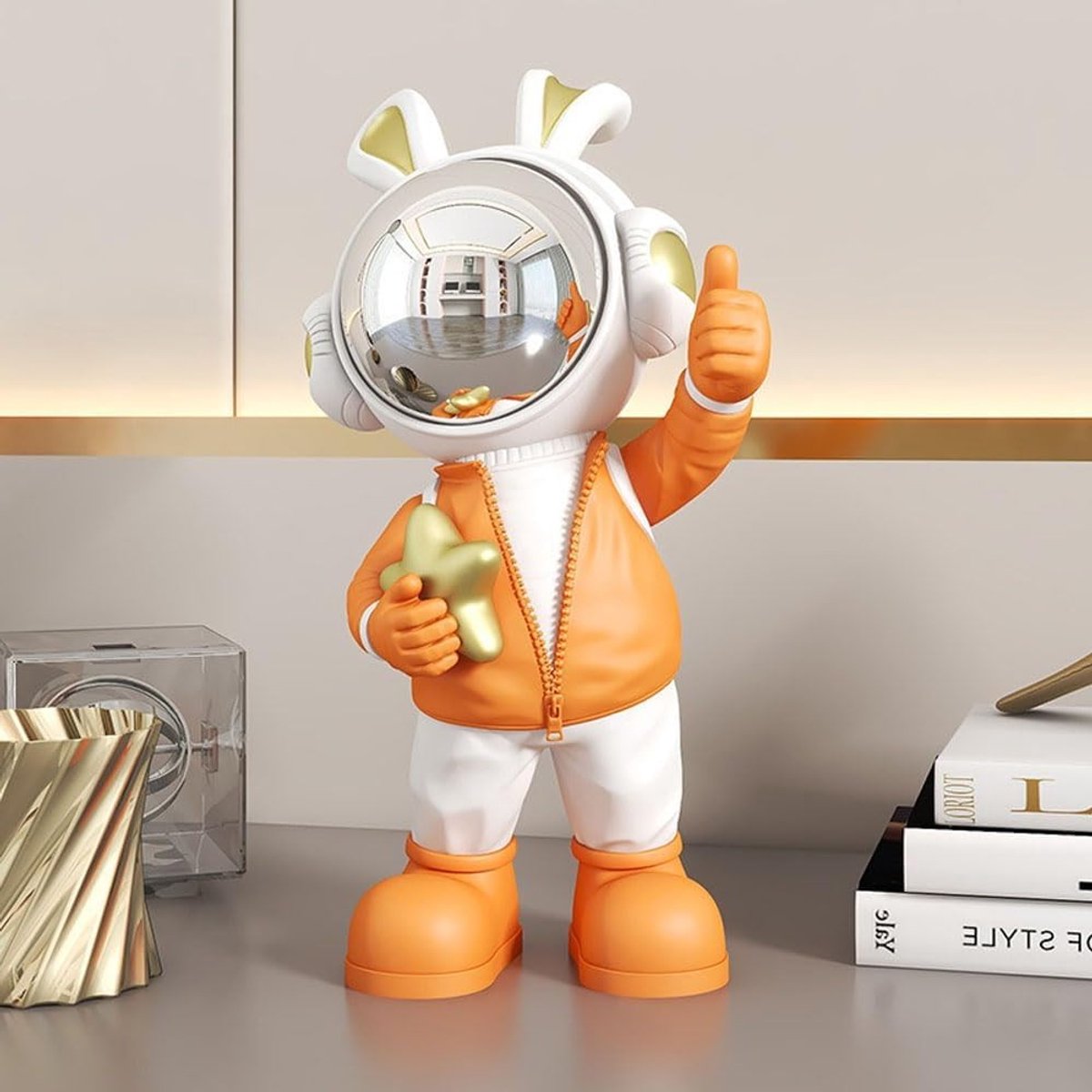 Astronaut Standbeeld Sculptuur Spaceman Beeldje voor Woondecoratie, Cadeau en Kunstzinnig Ornament (Oranje)