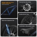 Collage van onderdelen van een zwarte fiets: aluminium frame, schijfremmen, 26-inch banden en een zadel.