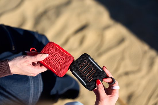 JBL Go 5 - Draadloze Bluetooth Mini Speaker - Voor Onderweg en Thuis - Sfeerverlichting - Draadloos Muziek Box - Boxje - 10 uur - IP68 - Waterdicht - Zwart van Merkloos — afbeelding 4
