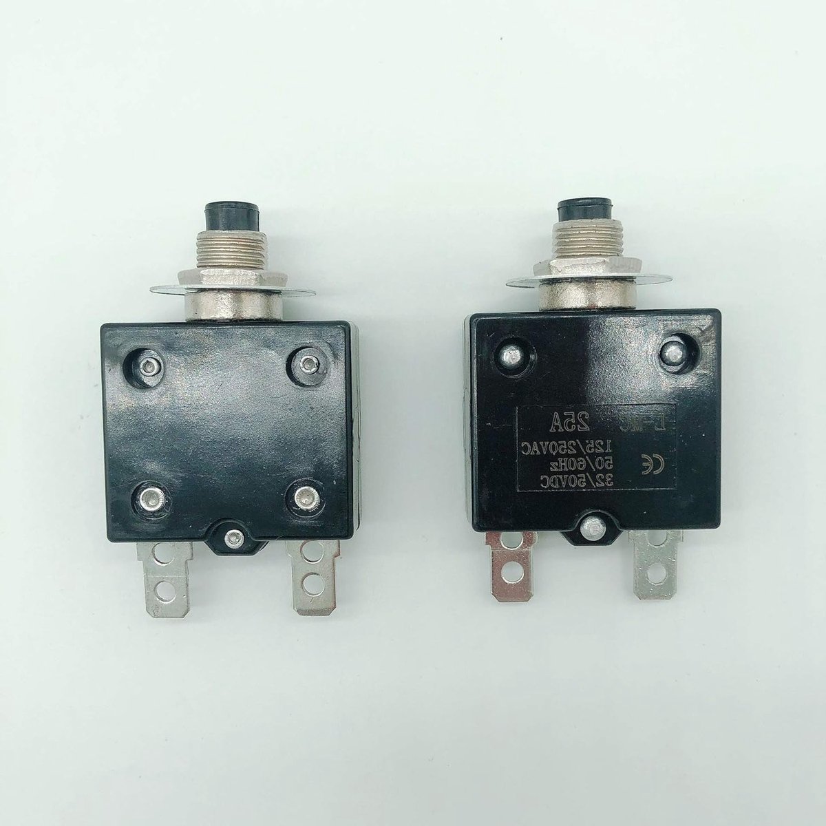 Thermische Overbelasting Bescherming met Drukknop Reset Circuitonderbreker AC 125/250V 20A voor Veiligheid en Betrouwbaarheid