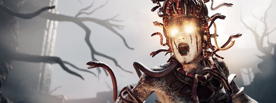 Griekse mythologische figuur Medusa met slangen haar, gloeiende ogen en verweerd gezicht.