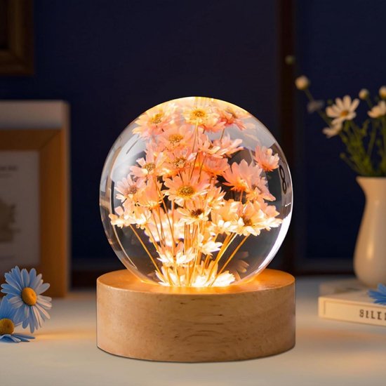 GELLDG Nachtlampje met bloemen en kristallen bol - 6 cm Bol-lamp - Met houten voet - LED-nachtlampje geschikt voor slaap- en woonkamer - Verjaardagscadeau geschikt voor vrouwen - Rode margriet van GelldG — afbeelding 5