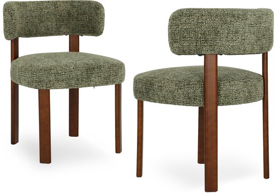 Deux chaises vert mousse avec assise et dossier en tissu, pieds en bois, sur fond blanc.
