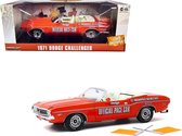 Dodge Challenger Convertible '71 ( Official Indy Pace Car ) Oranje 1-18 Greenlight Collectibles