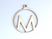 HOUTEN KERSTVERSIERING / WOODEN CHRISTMAS DECORATION - KERSTBAL / CHRISTMAS TREE BAUBLE - Letter M - 9cm - LICHT HOUT / NATURAL WOOD - HOUTEN HANGERS - KERSTBOOM - ALFABET / ALPHAB