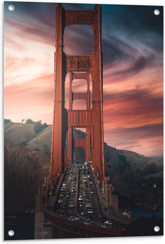 Tuinposter – Golden Gate Bridge met Auto's - California - Amerika - 60x90cm Foto op Tuinposter  (wanddecoratie voor buiten en binnen)