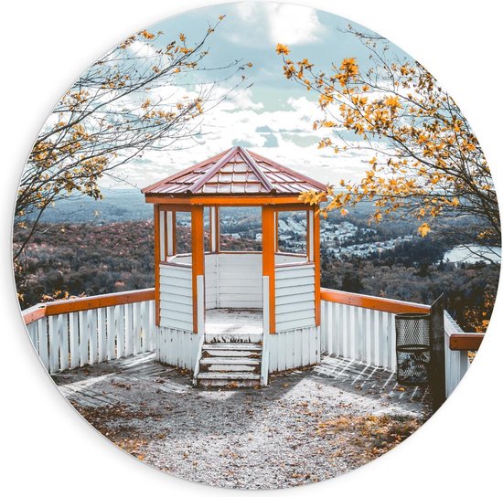 Forex Wandcirkel - Witte Prieel in Berglandschap  - 90x90cm Foto op Wandcirkel (met ophangsysteem)