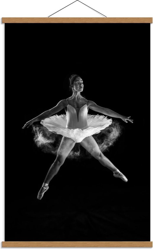 Schoolplaat – Dansende Ballerina (zwart/wit) - 60x90cm Foto op Textielposter (Wanddecoratie op Schoolplaat)