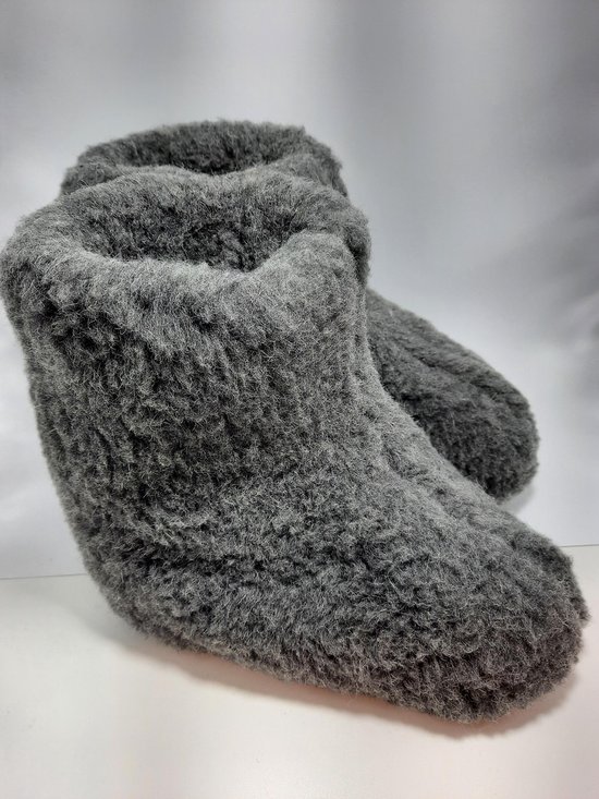 Schapenwollen sloffen grijs maat 38 100% natuurproduct comfortabele nieuwe luxe sloffen direct leverbaar handgemaakt - sheep - wool - shuffle - woolen slippers - schoen - pantoffels - warmers - slof -