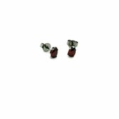 Aramat jewels ® - Druppel zweerknopjes oorbellen rood zilverkleurig chirurgisch staal 4mm x 6mm