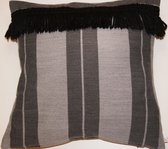 By Eef- sierkussenhoes- 50x50- handgemaakt, grijs, zwart, streep, franjes, jacquard