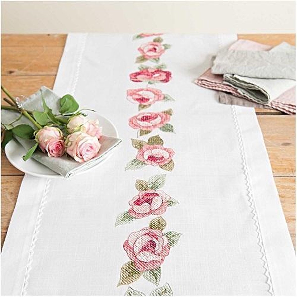 Quinnyshop Tafelkleed tafelloper set linnen-look bloemen borduurwerk ca
