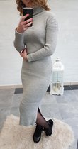 Merkloos - jurk - aansluitend - hoge col - grijs