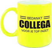 1x stuks collega cadeau mok / beker neon geel bedankt collega voor je top inzet