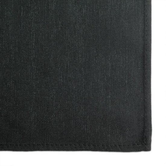 Detail van de textuur van een zwart linnen servet met zichtbare weefdraad.