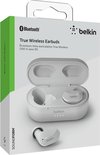 Verpakking van witte Belkin True Wireless oortelefoons met oplaadcase.