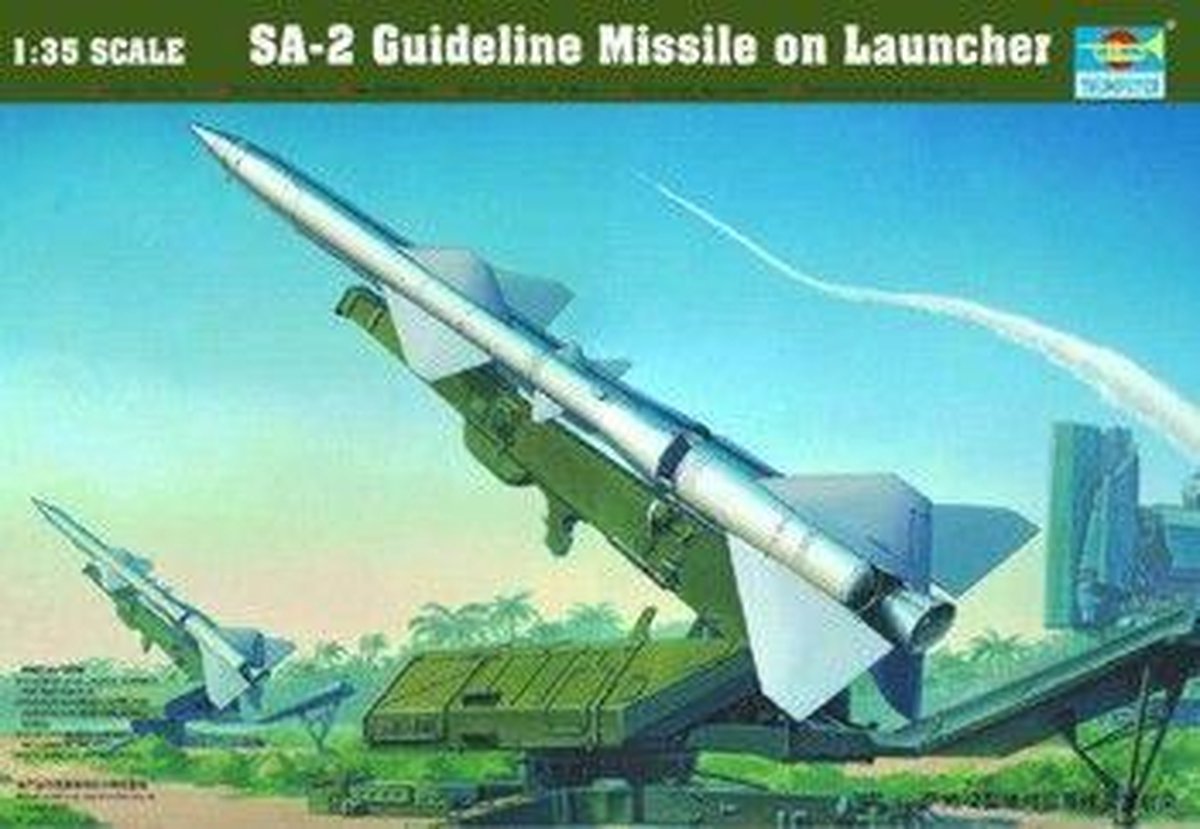 Trumpeter Modelbouwpakket Militaire voertuigen - 00206 J27:J66 SA-2 Guideline Missile met Lanceerinrichting - Sovjet Luchtafweerraket Plastic - 1:35 - Modelbouw
