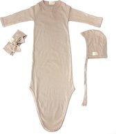 MijnNami Babybundel met Bonnet - Romper Setje - Sand - 0/6 maanden - Slaapzakje baby - Knotted babygown