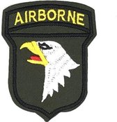 Legergroen Airborne Tekst Embleem Met Adelaar Strijk Patch 6.7 cm / 8.3 cm / Groen Wit Geel