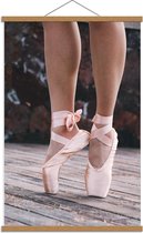 Schoolplaat – Ballerina op Spitzen - 60x90cm Foto op Textielposter (Wanddecoratie op Schoolplaat)