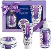 Lavendel Geschenkset? Deze heerlijke set bestaat uit een douchegel van 250 ml, een bodylotion van 180 ml en een bodyscrub van 80 ml. Leuk cadeau voor moeder vrouw vriendin. Kerst cadeau.