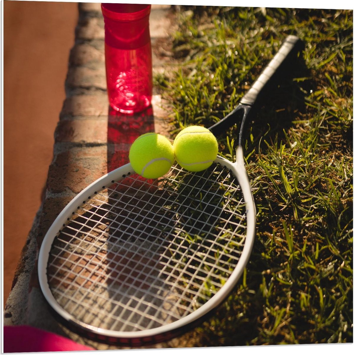 KuijsFotoprint - Schilderij - Tennisracket Met Ballen Waterfles - Groen, Bruin En Roze - 80 X 80 Cm