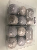 Kerstballen - 2 x 6 x 60mm - zilverkleurig - glitters