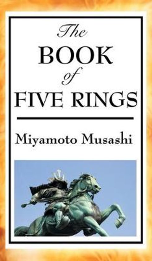 Livre 'The Book of Five Rings' de Miyamoto Musashi, avec image d'un samouraï à cheval.