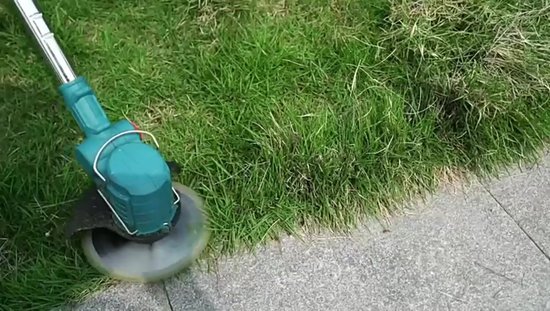 Grastrimmer met accu, 21 V, bosmaaier, 2 x 4,0 Ah, 24 cm maaibreedte, elektrische bosmaaier, voor tuintrimmen Grastrimmer met accu, 21 V, bosmaaier, 2 x 4,0 Ah, 24 cm maaibreedte, elektrische bosmaaier, voor tuintrimmen