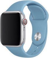 EP Goods - Bandje Geschikt voor Apple Watch Series 1/2/3/4/5/6/SE/7/8/Ultra en Ultra 2 - 42/44/45/49mm - Siliconen - Met Drukknop sluiting - Pastelblauw