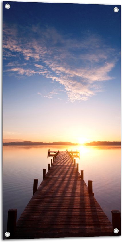 Tuinposter – Zonsopkomst bij Kalm Water vanaf Vlonder - 50x100 cm Foto op Tuinposter (wanddecoratie voor buiten en binnen)